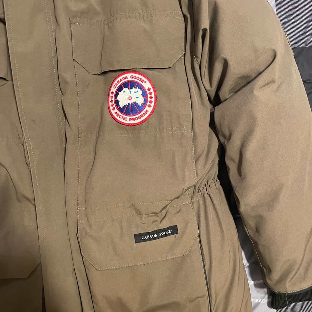 Large Military Green Canada Goose Expedition Parka. Gently Used